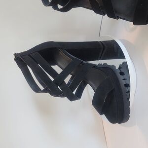 New w/o Box - Black Faux Suede Leather Platform Chunky Heel w/ Moto Style Sole